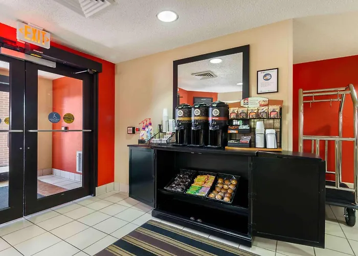Extended America - - I-90 Hotel Rockford