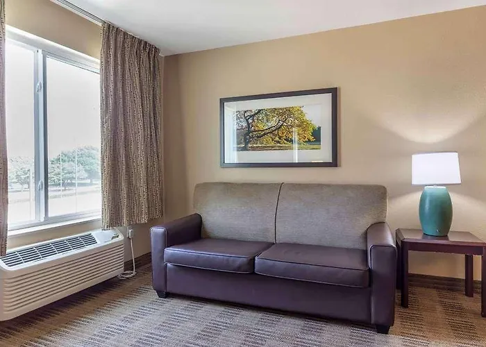 Extended America - - I-90 Hotel Rockford