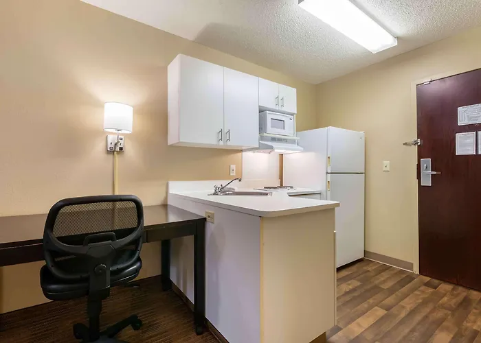 Extended America - - I-90 Hotel Rockford